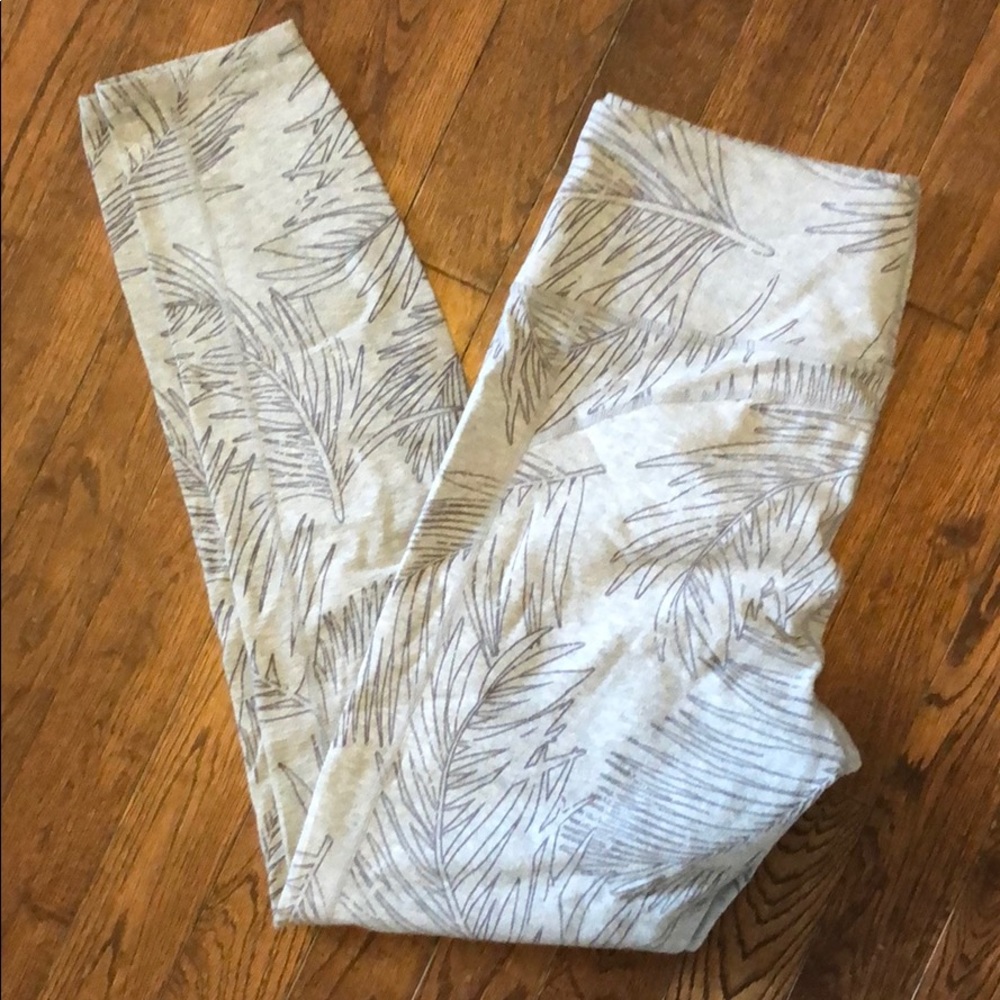 Athleta Grey Cotton Leaf Legging M